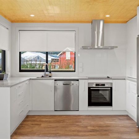 Custom Designed Holiday Home, Next To Cycleway. テ・アロハ エクステリア 写真