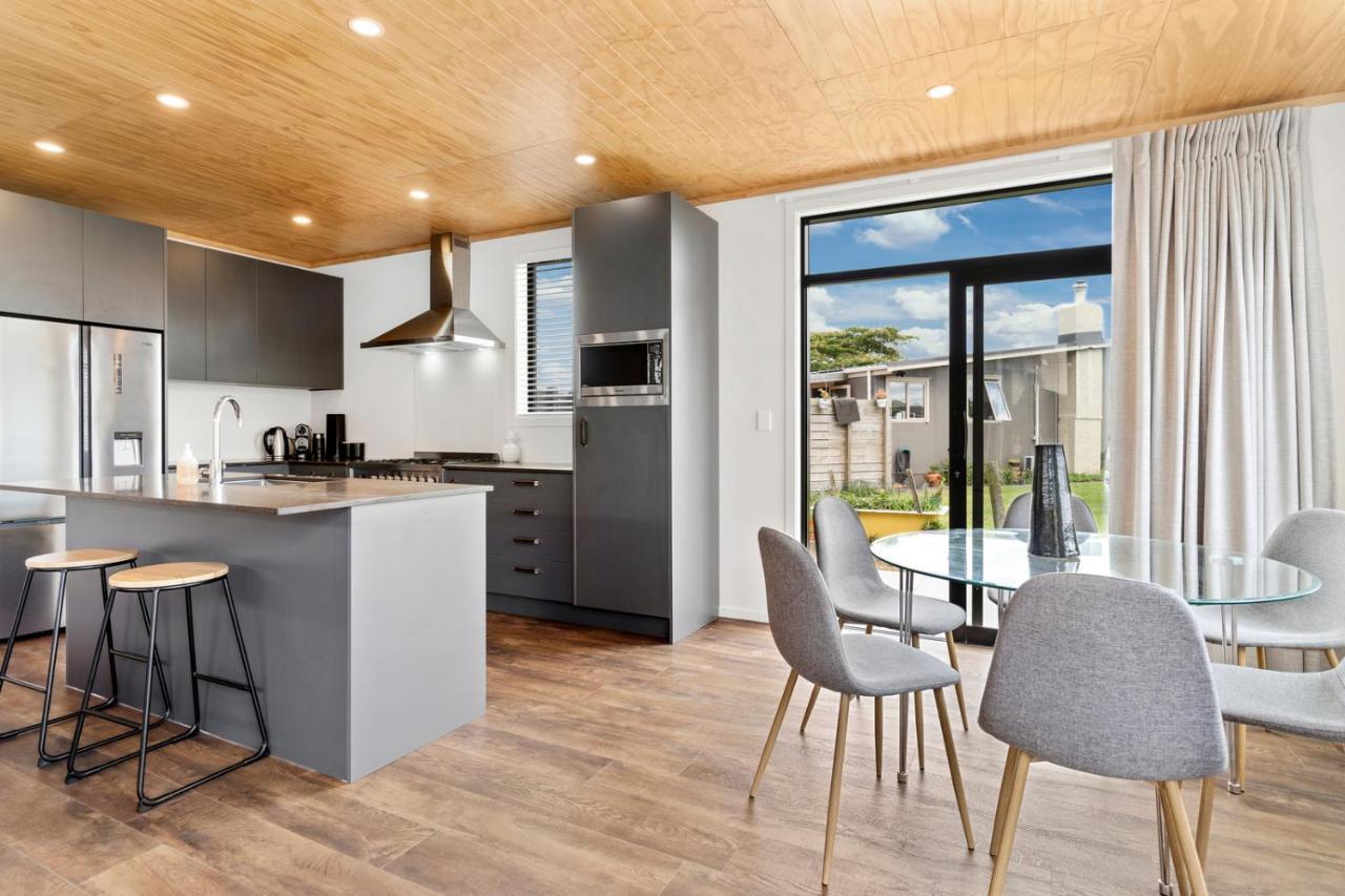 Custom Designed Holiday Home, Next To Cycleway. テ・アロハ エクステリア 写真