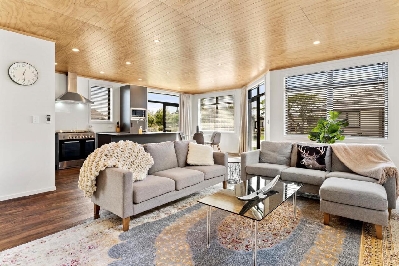 Custom Designed Holiday Home, Next To Cycleway. テ・アロハ エクステリア 写真