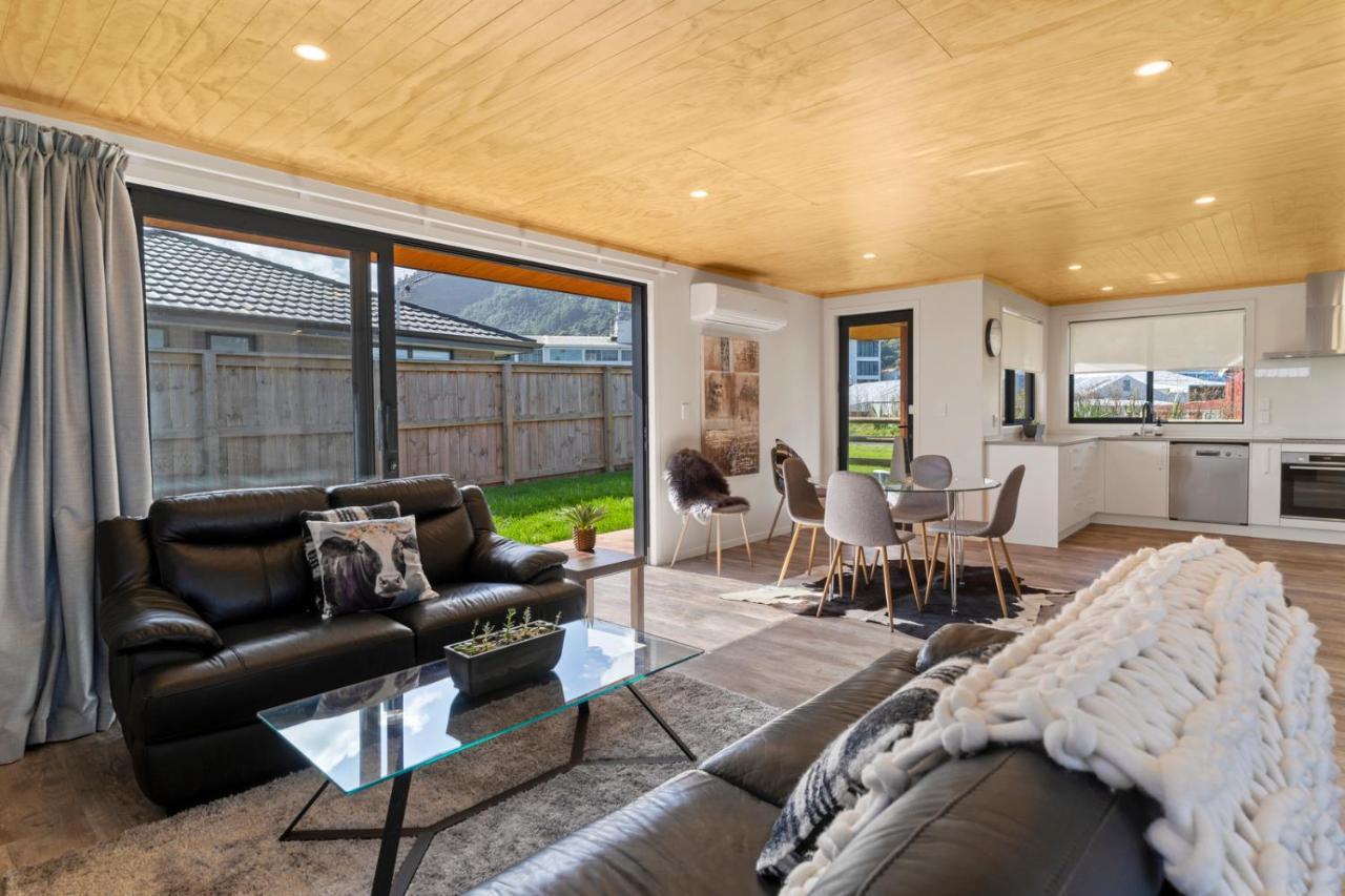Custom Designed Holiday Home, Next To Cycleway. テ・アロハ エクステリア 写真