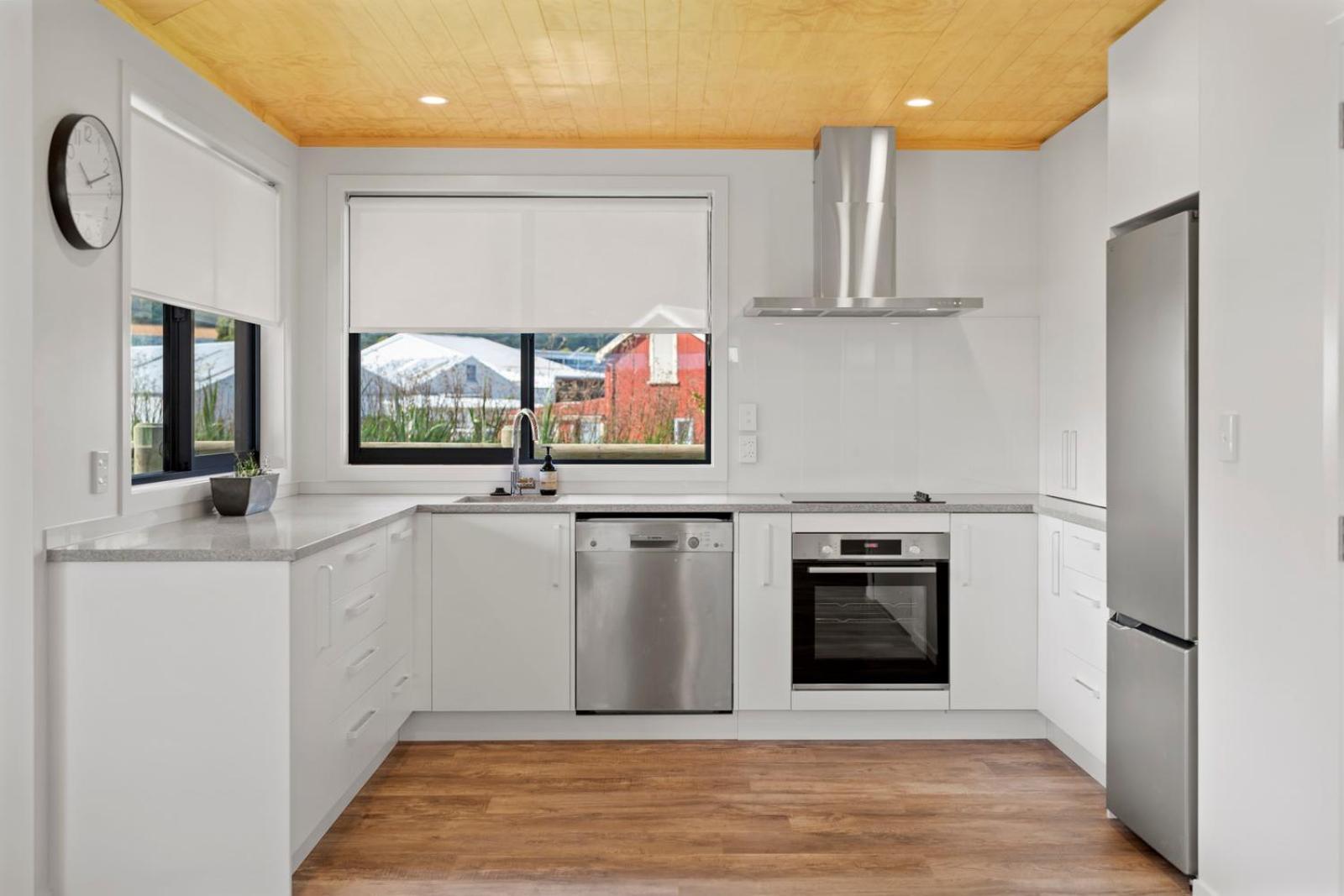 Custom Designed Holiday Home, Next To Cycleway. テ・アロハ エクステリア 写真
